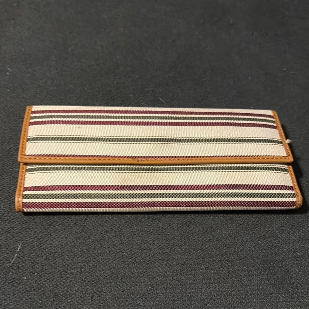 Elegant Tan Wallet with Card Slots